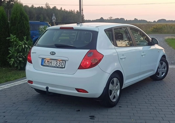 Kia Ceed cena 19800 przebieg: 157000, rok produkcji 2008 z Białobrzegi małe 254